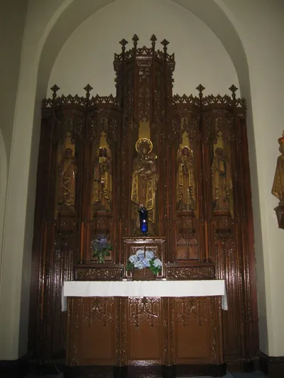 Right side altar.