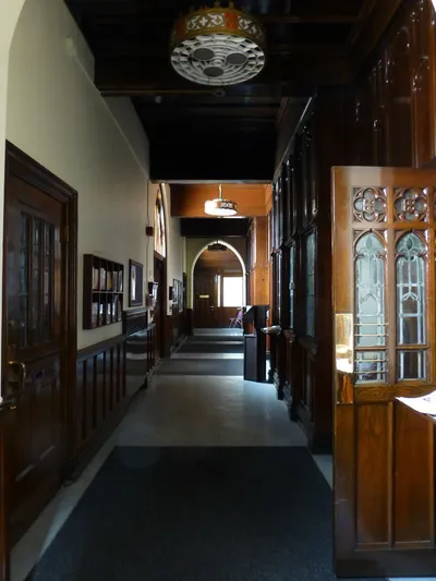 Narthex.