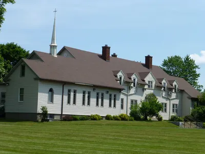 Building in front of chancery, from angle.