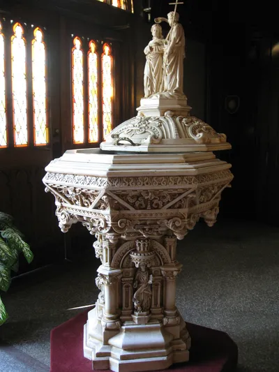Left side altar.