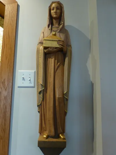 Statue of Our Lady.