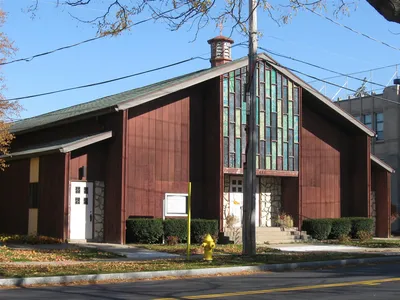 Front, seen from angle.