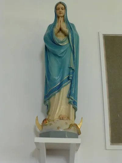 Statue of Our Lady.