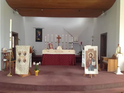 Church decorated for worship according to the Anglican Use. Source: St. Alban Fellowship Web site