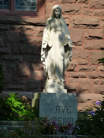 Statue of Our Lady.