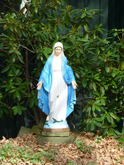 Statue of Our Lady.