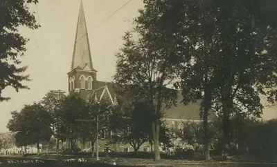 Old postcard of the church.
