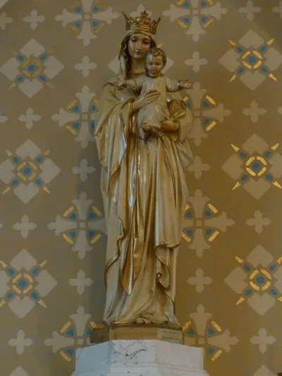 Statue of Our Lady of Victory.