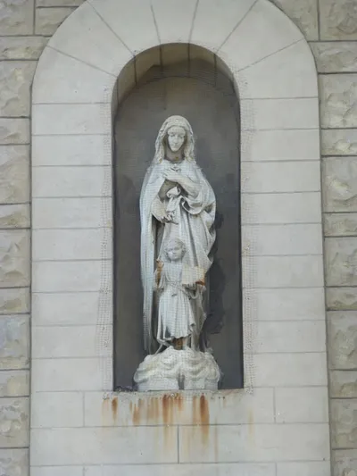 Statue of Our Lady.