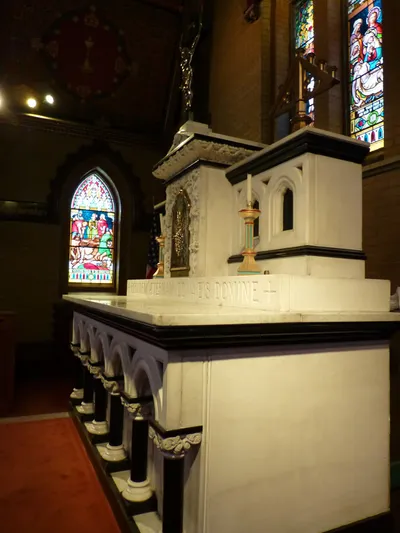 Side profile of high altar.
