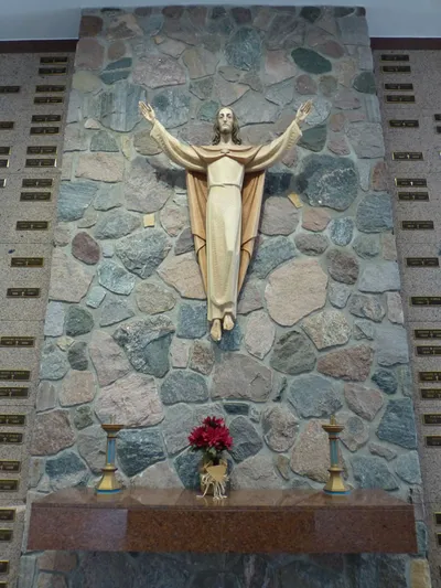 Risen Christ statue.