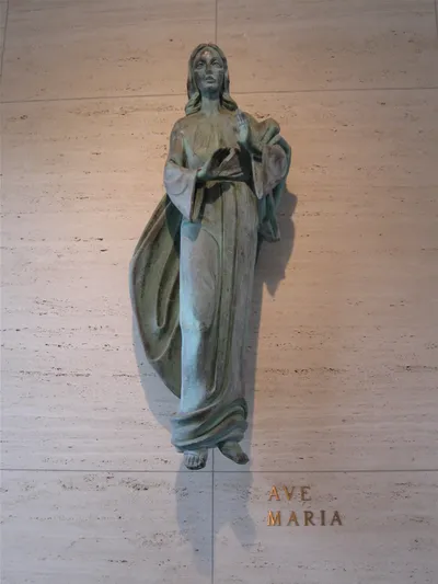 Statue of Our Lady.