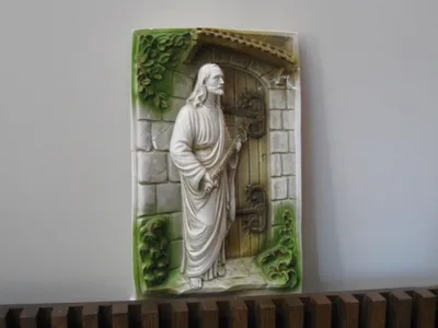 Small relief of Christ.