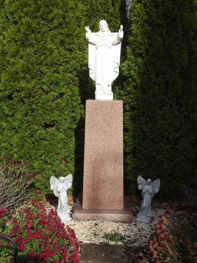 Statue of Christ.