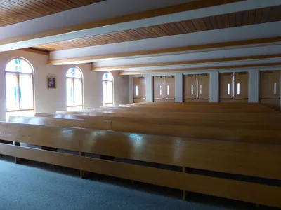 Left transept.