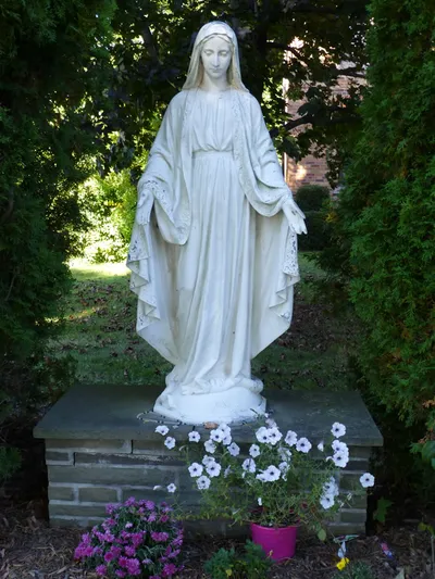 Statue of Our Lady.