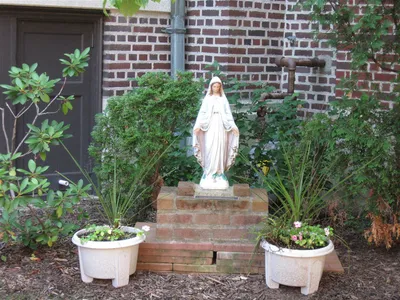 Statue of Our Lady.