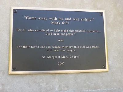 Plaque.