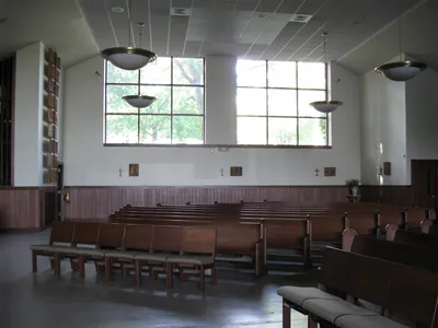 View of back right corner.