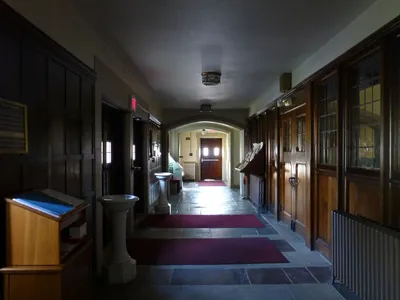 Narthex.