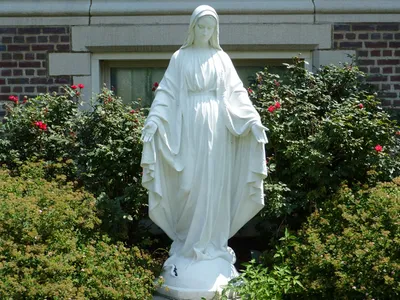 Statue of Our Lady.