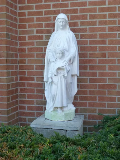 Statue of St. Anne.