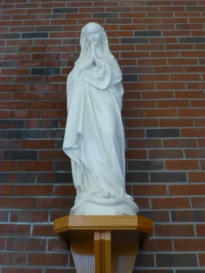 Statue of Our Lady.