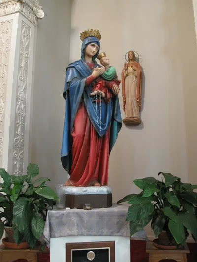 Statue of Our Lady of Victory.