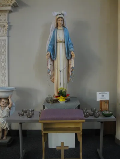 Statue of Our Lady.