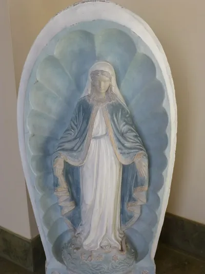 Statue of Our Lady.