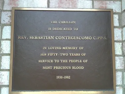 Plaque.