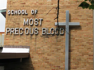 Sign outside school.