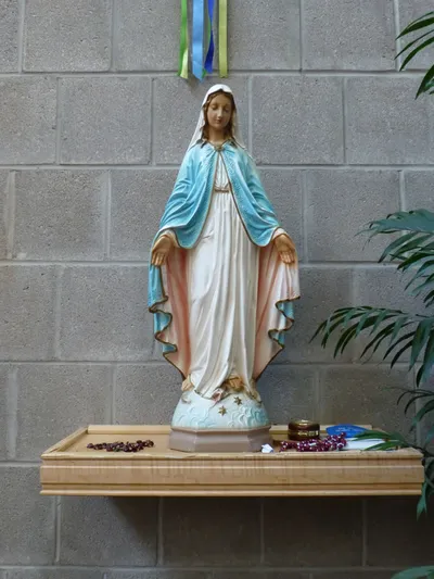 Statue of Our Lady.