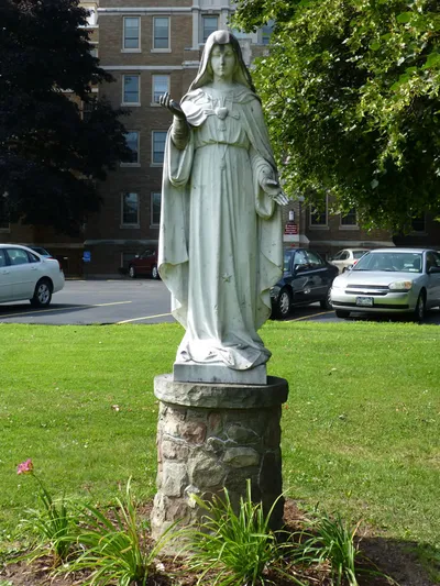 Immaculate heart of Mary statue.