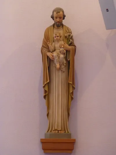 Statue of St. Joseph with Christ child.