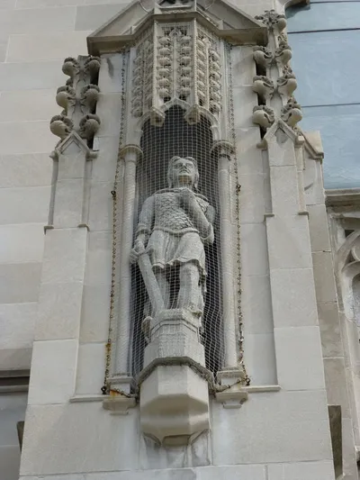 Statue around entrance.