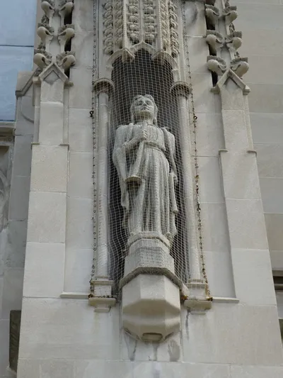 Statue around entrance.