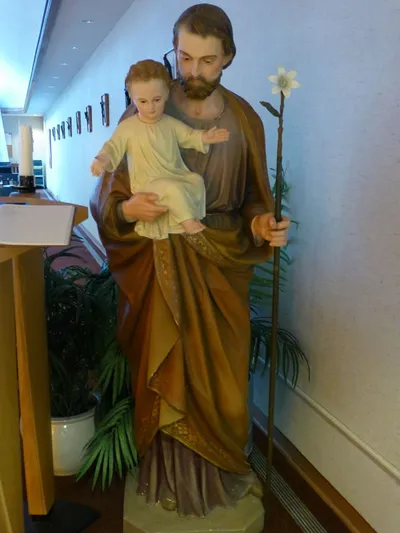 Statue of St. Joseph with Christ child.