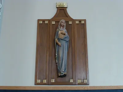 Statue of Our Lady.