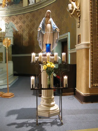 Statue of Our Lady.