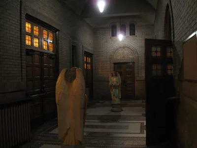 Narthex.