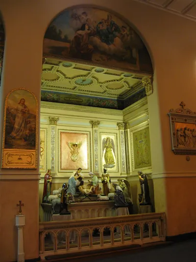 Side altar.