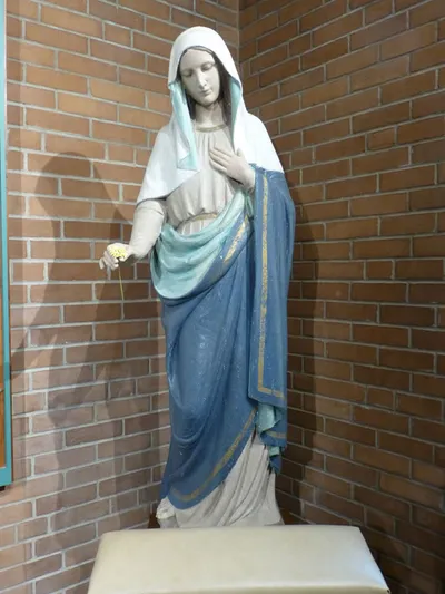 Statue of Our Lady.