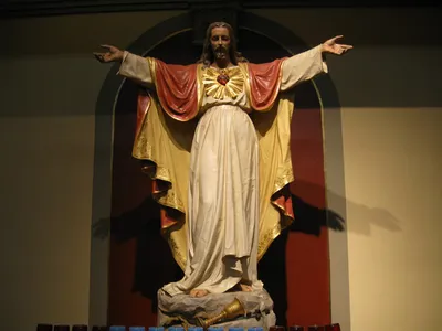 Statue of the sacred heart.