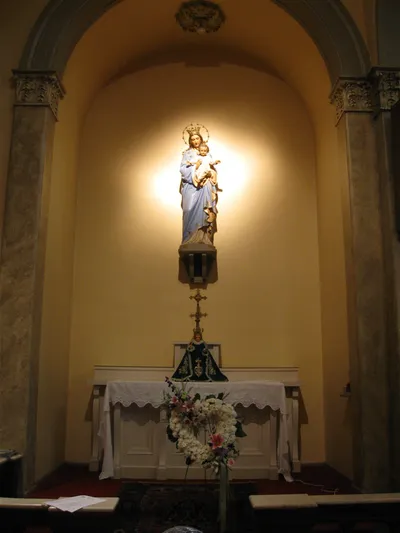 Side altar.