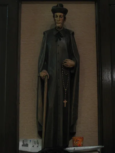 Statue.