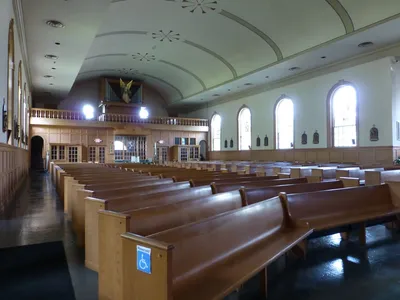 View from front right corner.