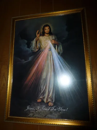 Divine Mercy image.