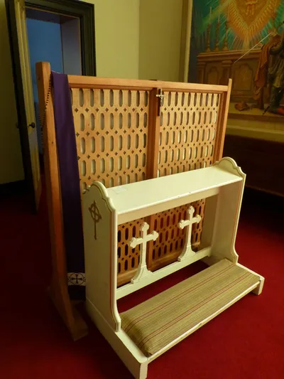 Kneeler and divider.
