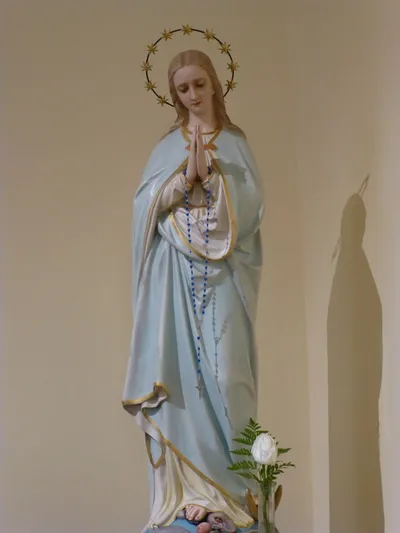Statue of Our Lady.